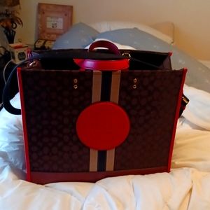 Coach Handbag pink 40"